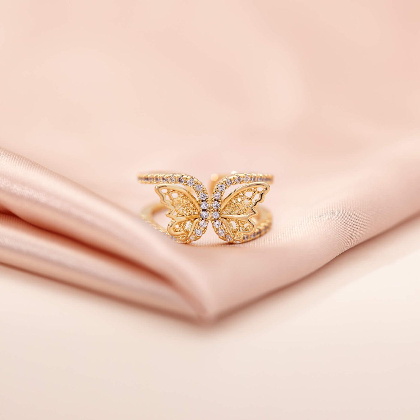 LET YOUR BEAUTY SHOW BUTTERFLY RING
