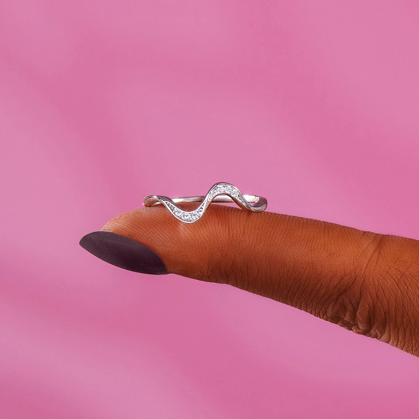 GO WITH THE MINIMALIST WAVE RING